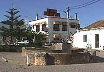 Almadenapoco.JPG (18543 bytes)