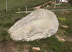 Menhir2.JPG (21121 bytes)