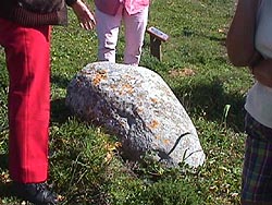 Menhir3.JPG (28166 bytes)