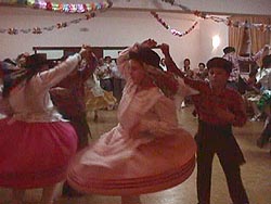 FolkdancersfromSagres.JPG (17823 bytes)