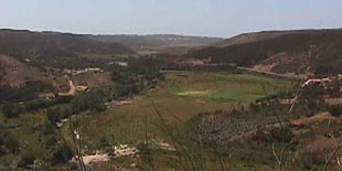 Aljezur view to coast.JPG (12846 bytes)