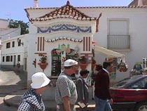 kiosk by arch.JPG (16811 bytes)