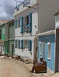 burgaures.JPG (23577 bytes)